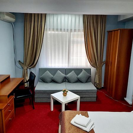 Hotel Aristocrat & Fish Restaurant 斯科普里 客房 照片
