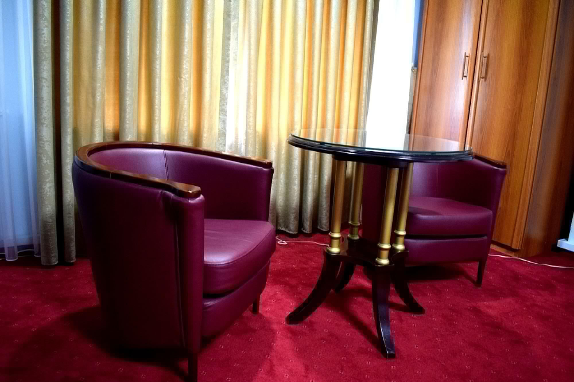 Hotel Aristocrat & Fish Restaurant 斯科普里 外观 照片