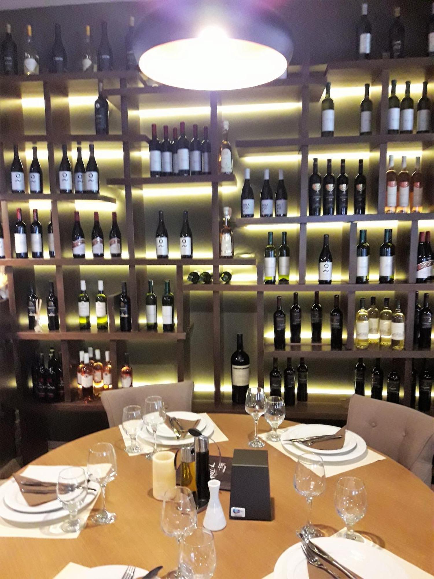 Hotel Aristocrat & Fish Restaurant 斯科普里 外观 照片