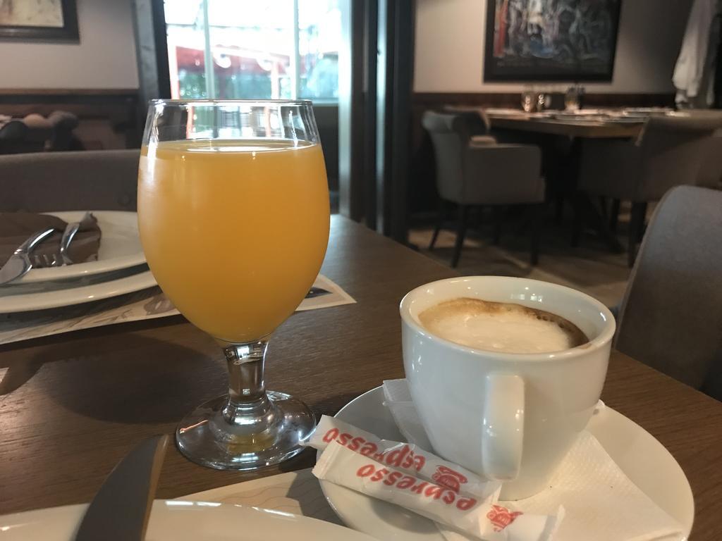 Hotel Aristocrat & Fish Restaurant 斯科普里 外观 照片
