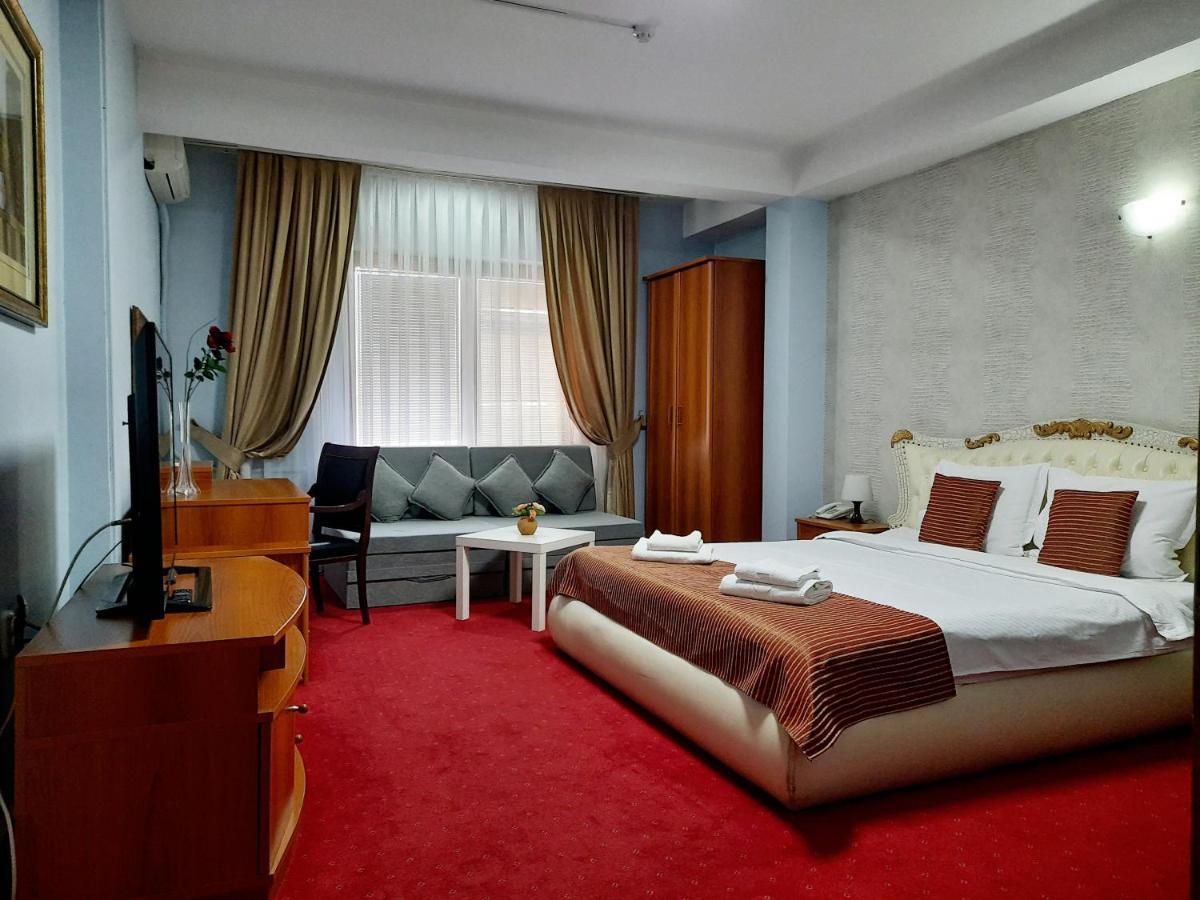Hotel Aristocrat & Fish Restaurant 斯科普里 外观 照片